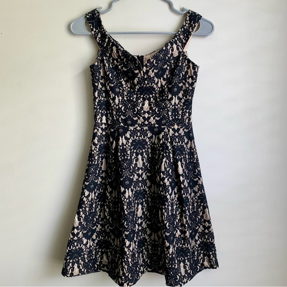 Francesca's Black Lace Overlay Sweetheart Fit & Flare Mini Dress SZ XS - Picture 2 of 6